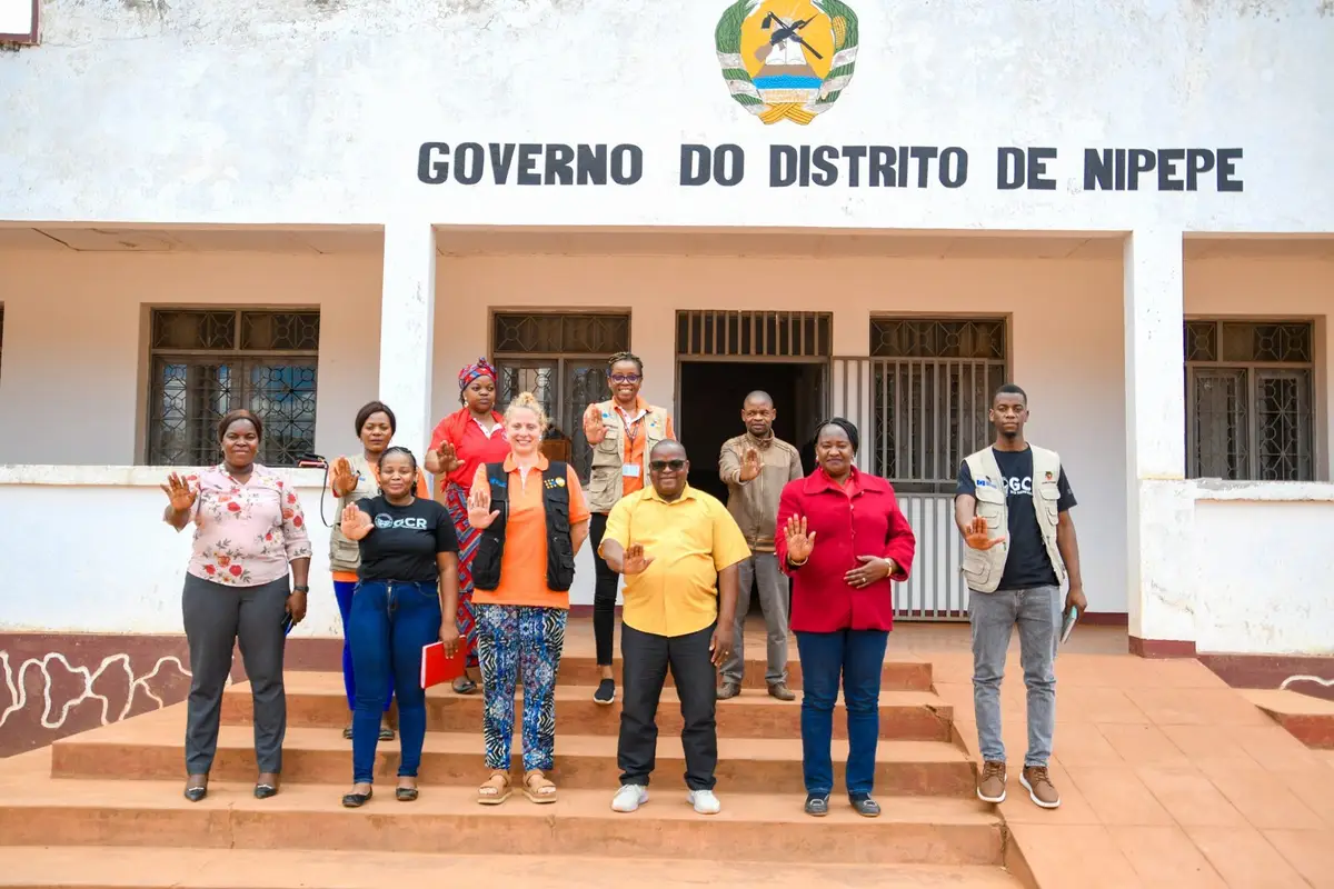 Equipa da GCR com o Governo distrital em Nipepe, Niassa